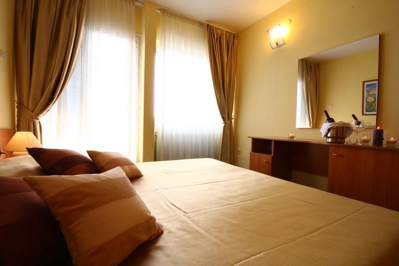Hotel Pula Exterior photo
