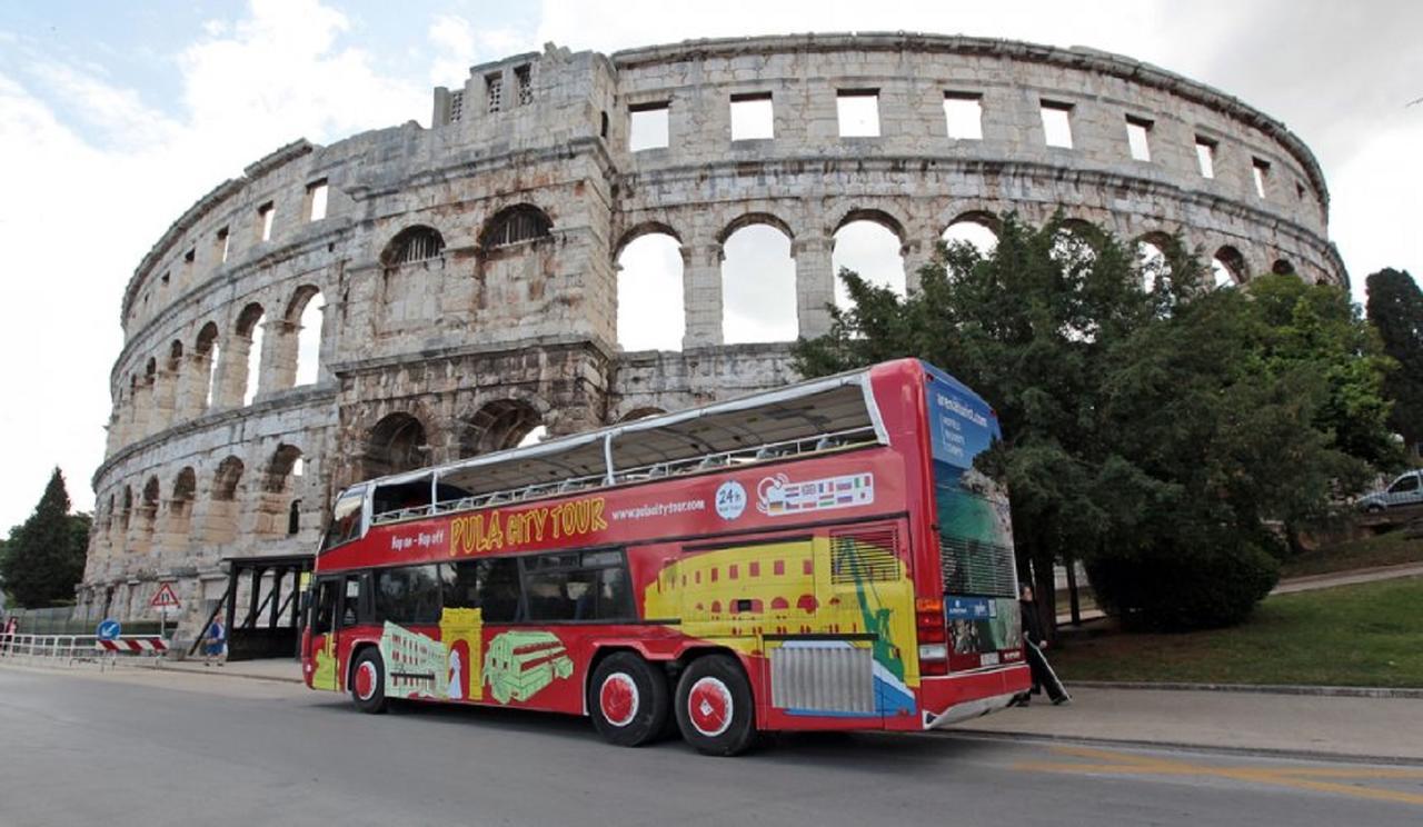 Hotel Pula Exterior photo